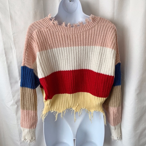 NWOT- Frayed Edge V-Neck Cropped Sweater!! - Picture 5 of 5